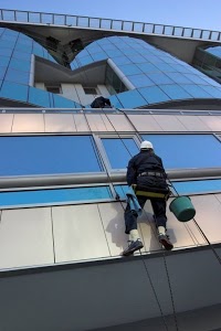 Gutter Cleaning Service London UK 231704 Image 6